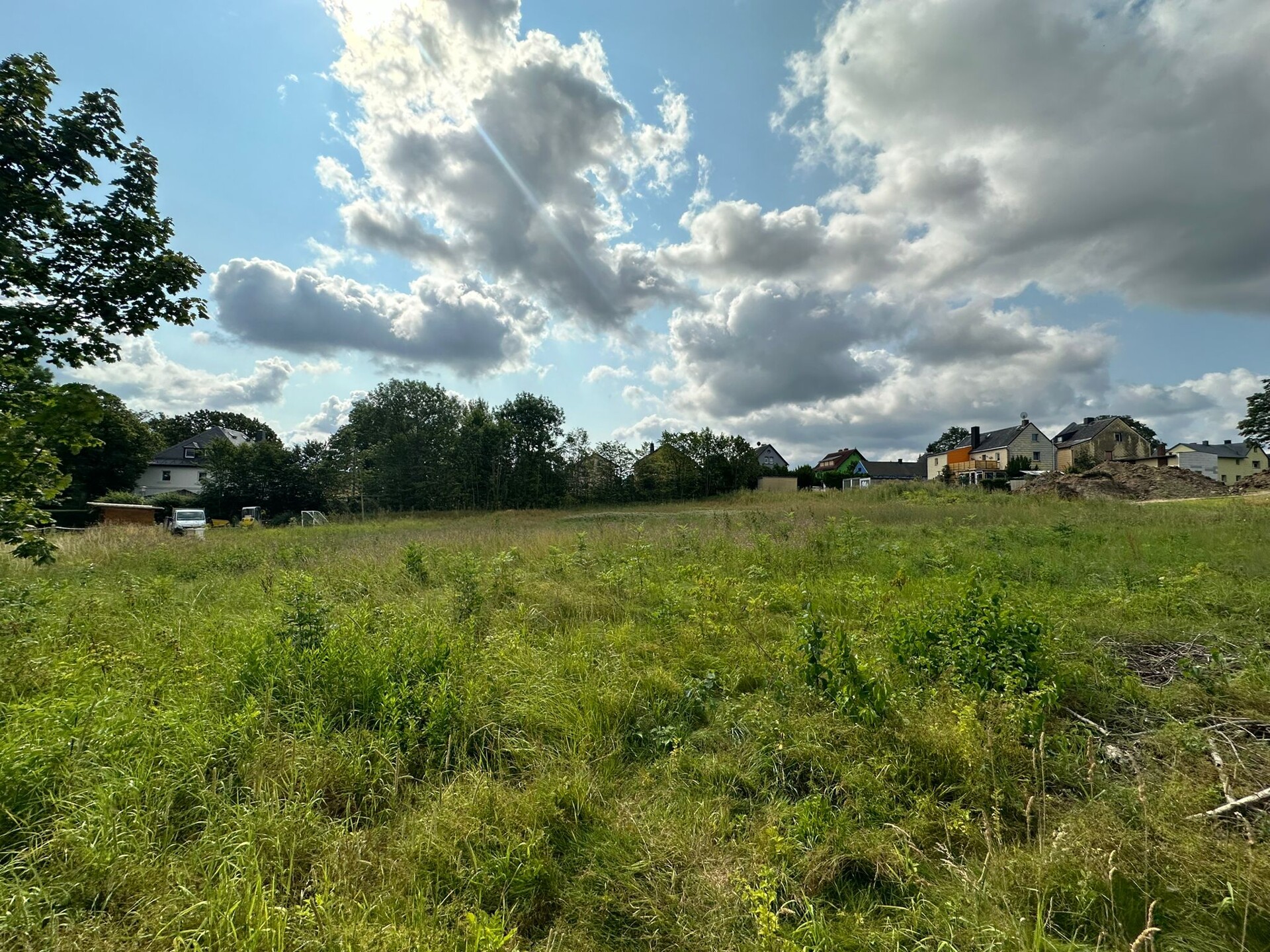 Titelbild - Wohnbaugrundstück 662 m² – voll erschlossen in Hof / Vogelherd – Bebauung nach B-Plan