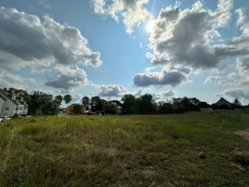 Wohnbaugrundstücke 662 m² – voll erschlossen in Hof / Vogelherd – Bebauung nach B-Plan, 95030 Hof, Wohngrundstück