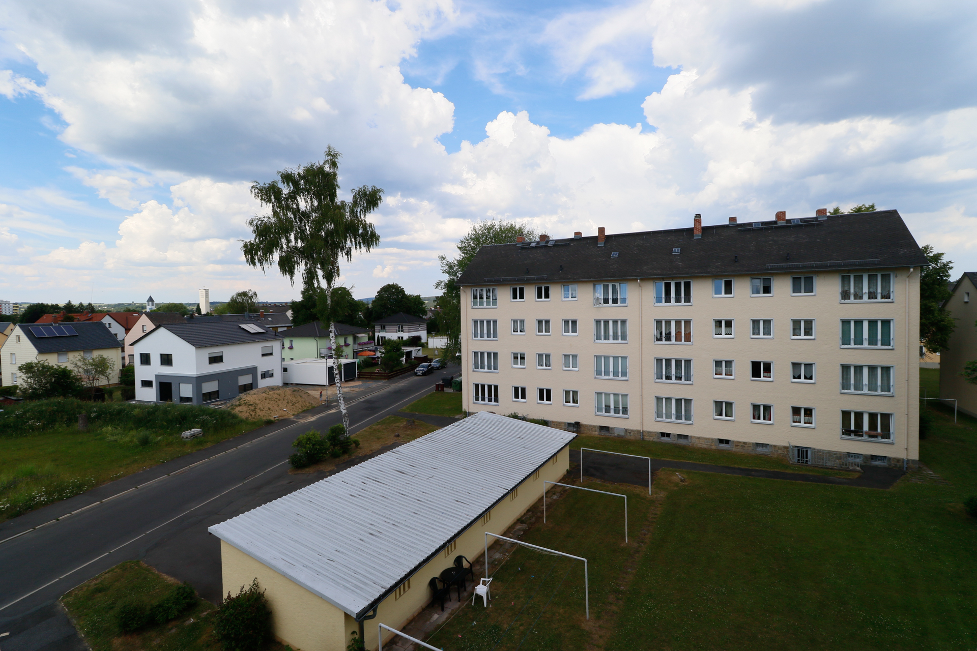 Titelbild - Gut vermietbare Wohnanlage mit 8 Doppelhäusern & 63 Wohnungen im Selber Vorwerk