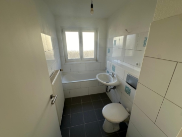 Beispielwohnung - Badezimmer - Gut vermietbare Wohnanlage mit 8 Doppelhäusern & 63 Wohnungen im Selber Vorwerk