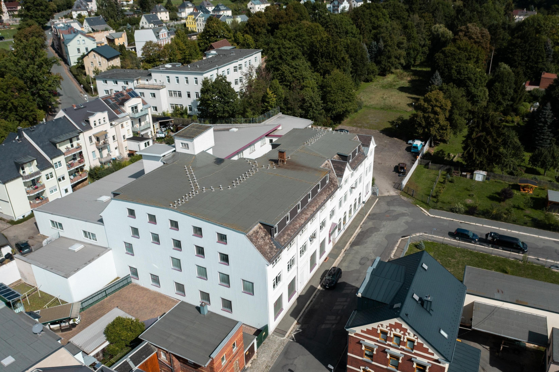 Titelbild - Sehr gepflegte Gewerbeimmobilie für Produktion/Lager/Büro – Gesamtgewerbefl. ca. 3.522 m² – Grst. 10.364 m²