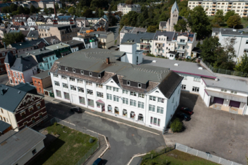 Bild - Sehr gepflegte Gewerbeimmobilie für Produktion/Lager/Büro – Gesamtgewerbefl. ca. 3.522 m² – Grst. 10.364 m²