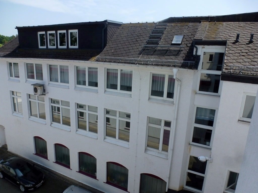 Ansicht von Rückgebäude auf Hauptgebäude
