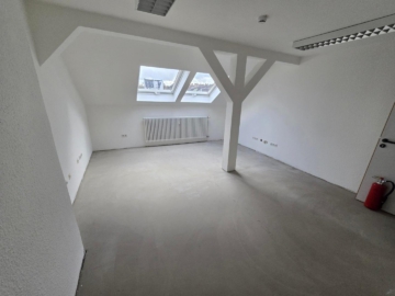 1-Zimmer-Büro im Dachgeschoss in Hof, 95032 Hof, Bürofläche