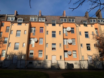 Ideal für Investoren: Gebäudekomplex (10 MFH, ca. 4.237 m² WFL) – 61 Wohnungen – 1 Gewerbefl. – Garagen & Stellplätze, 95030 Hof, Mehrfamilienhaus