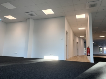 Bürofläche - Moderne Büroflächen (ca. 292,37 m²) im Stadtzentrum mit Blick auf die Saale – Innenausbau nach Mieterwunsch