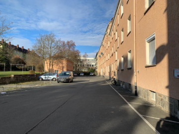 Hinterhof - Zentral gelegenes Revitalisierungsquartier mit stabilen Mieteinnahmen – Potenzial für Neubau mit Nachverdichtungsmöglichkeit – Bebauungsstudie vorliegend