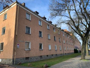 Zentral gelegenes Revitalisierungsquartier mit stabilen Mieteinnahmen – Potenzial für Neubau mit Nachverdichtungsmöglichkeit – Bebauungsstudie vorliegend, 95030 Hof, Mehrfamilienhaus