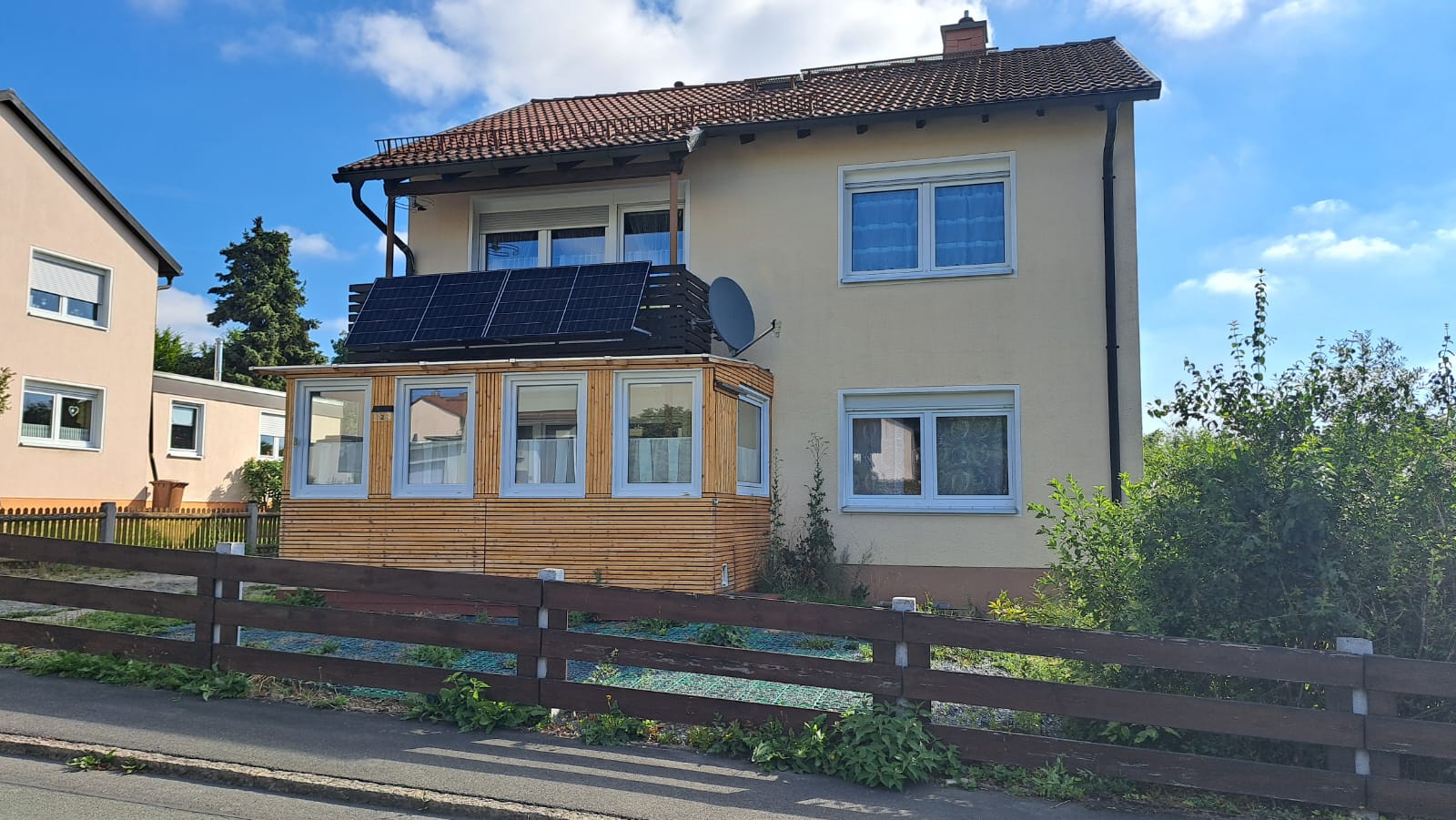 Titelbild - Attraktives Einfamilienhaus in Rehau | ca. 174 m² Wfl./Nfl. | Grst. 820 m² | Doppelgarage | Balkon