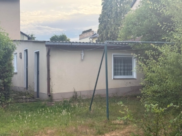 Rückseite Doppelgarage - Attraktives Einfamilienhaus in Rehau | ca. 174 m² Wfl./Nfl. | Grst. 820 m² | Doppelgarage | Balkon
