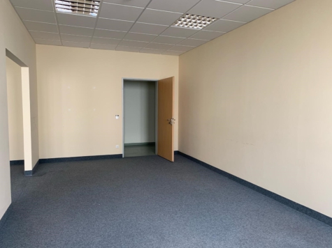 Büroräume in Hof/Haidt zur Anmietung (ca. 200 m²) – Mitbenutzung von Teeküche & Besprechungsraum, 95028 Hof, Büro/Praxis
