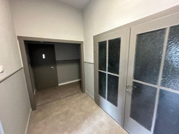 Eingangsbereich - Büroräume / Schulungs-/Gruppenräume in Hof – unweit des Freibades auf Gewerbeareal – renoviert