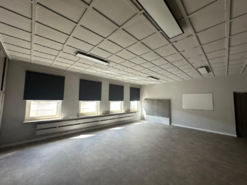 Bürofläche - Büroräume / Schulungs-/Gruppenräume in Hof – unweit des Freibades auf Gewerbeareal – renoviert