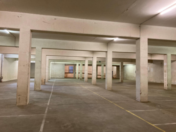 Bild - Großzügige Lagerfläche aufgeteilt in 2 Bereiche insgesamt ca. 1.920 m² in Schwarzenbach/Saale – Kellergeschoss mit Rampe – LKW-Zufahrt auf dem Areal – verkehrsgünstige Lage