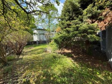 Grundstück - Garten - Attraktive Villa mit 2 separaten Wohnungen – großzügiger, parkähnlicher Garten, Garagenhof & Werkstatt