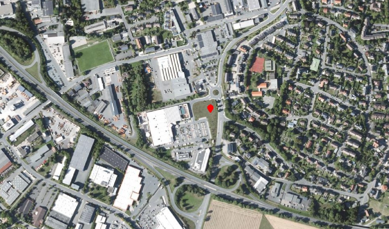 Luftbild - Gewerbegrundstück in Top-Lage in Hof-Moschendorf – direkte Nähe zu Baumarkt & Schnellrestaurant