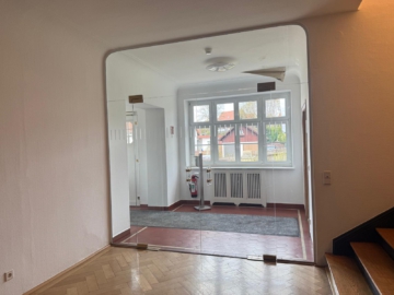 Eingangsbereich - repräsentative Villa in Rehau für gewerbliche Anmietung – ca. 684 m² Gesamtnutzfläche – Grundstück ca. 3.300 m² – Praxis – Büro – Dienstleistung