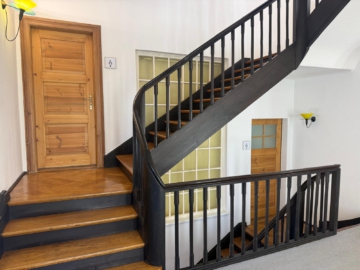 Bild - repräsentative Villa in Rehau für gewerbliche Anmietung – ca. 684 m² Gesamtnutzfläche – Grundstück ca. 3.300 m² – Praxis – Büro – Dienstleistung