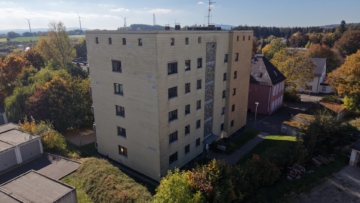 Bild - Kapitalanlage mit Potenzial: Komplett vermietetes MFH mit 15 Wohnungen, Aufzug & Garagen