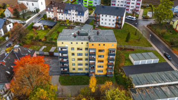 Kapitalanlage mit Potenzial: 15 Wohnungen, Aufzug & Garagen inklusive, 95100 Selb / Plößberg, Mehrfamilienhaus