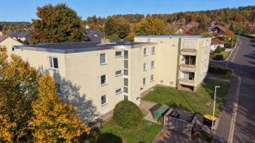 Bild - Voll vermietetes Mehrfamilienhaus‑Ensemble in attraktiver Wohnlage von Wunsiedel (ca. 911,76 Wfl.)