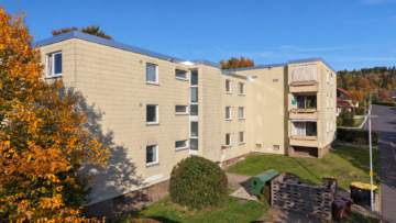 Bild - Voll vermietetes Mehrfamilienhaus‑Ensemble in attraktiver Wohnlage von Wunsiedel (ca. 911,76 Wfl.)