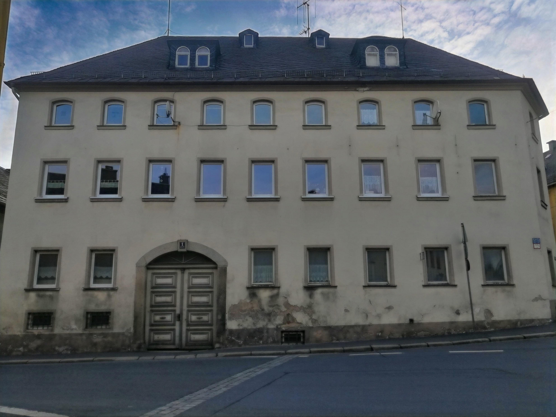 Titelbild - Revitalisierungsobjekt im Zentrum von Schwarzenbach/Saale – div. Sonderabschreibungen – Ensembleschutz – Sanierungsgebiet mit hoher Sonderförderung
